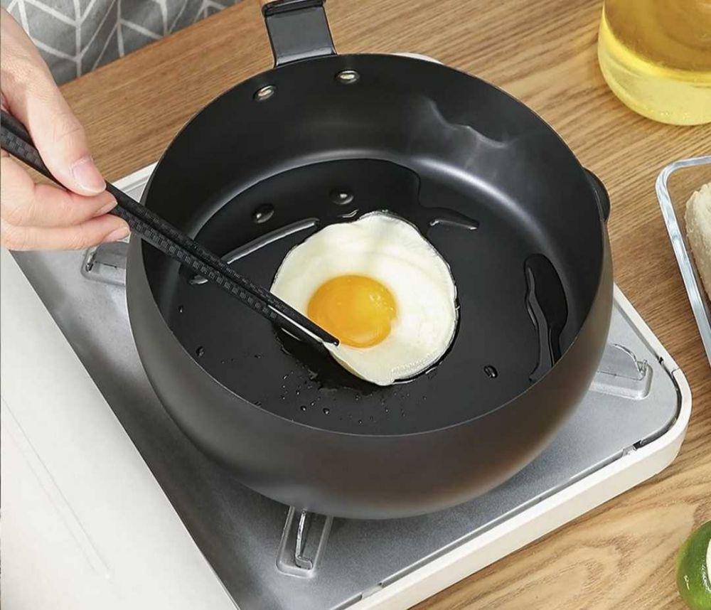 Menggoreng telur (instagram.com/houseoasisglobal)