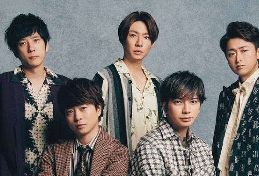 Arashi (instagram.com/arashi_5_official)