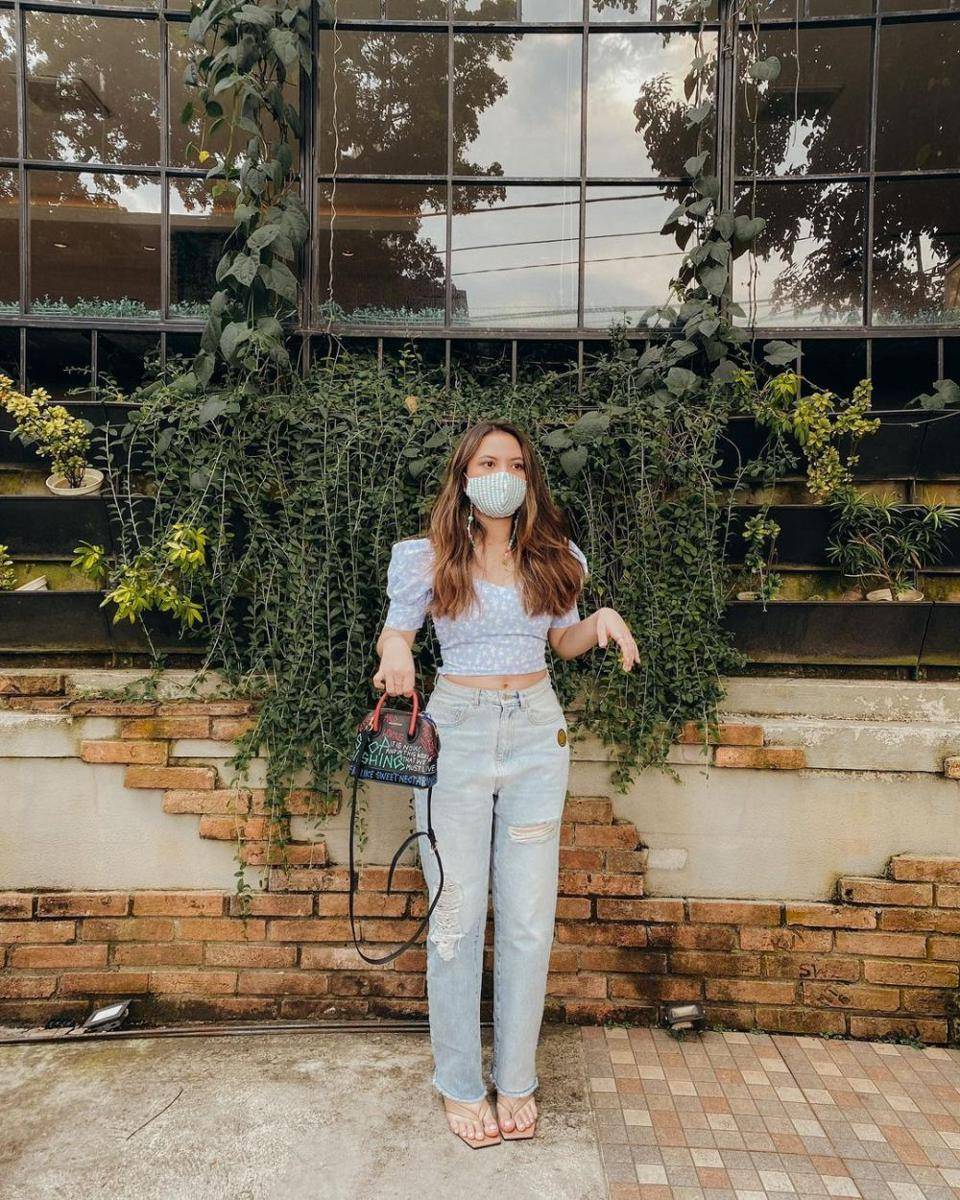 Bawahan celana jeans Marsha Aruan (instagram.com/aruanmarsha)