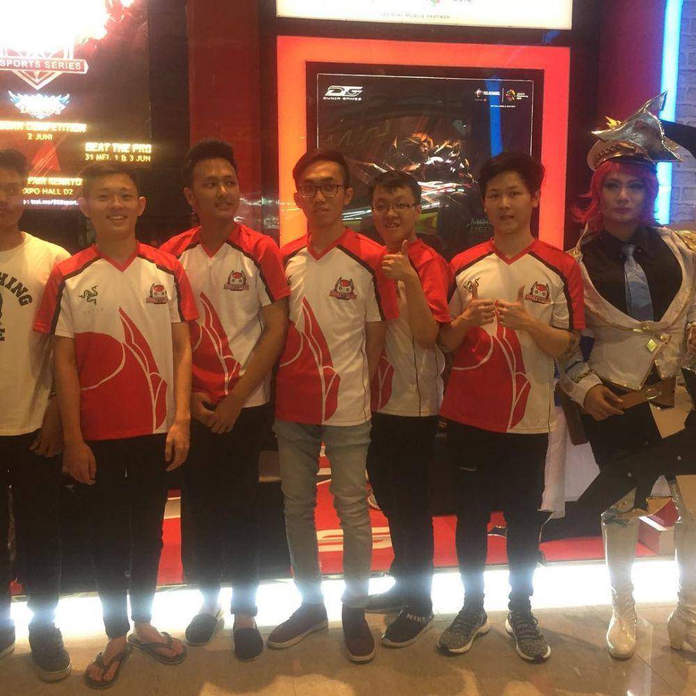 potret EVOS Rekt bersama Bigetron (instagram.com/evos.rekt_)