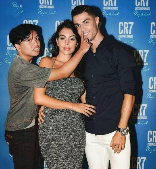foto editan fans bareng Cristiano Ronaldo (instagram.com/victorahmadd)