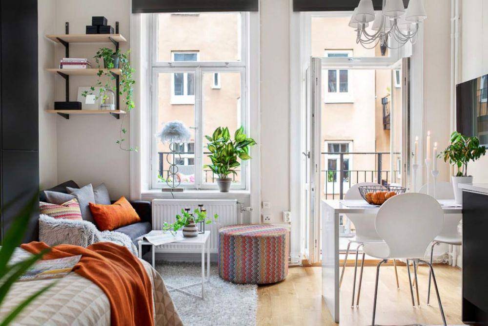 Interior dengan paduan warna cerah, karya Husman Hagberg. (home-designing.com)