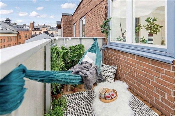 Ide Seru Pasang Hammock di Balkon untuk Bikin Betah di Rumah Aja