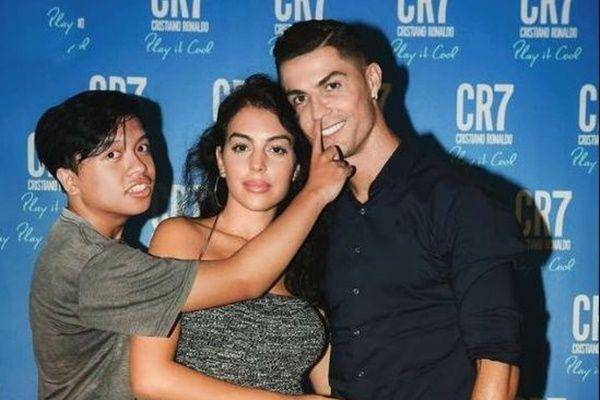 foto editan fans bareng Cristiano Ronaldo (instagram.com/victorahmadd)