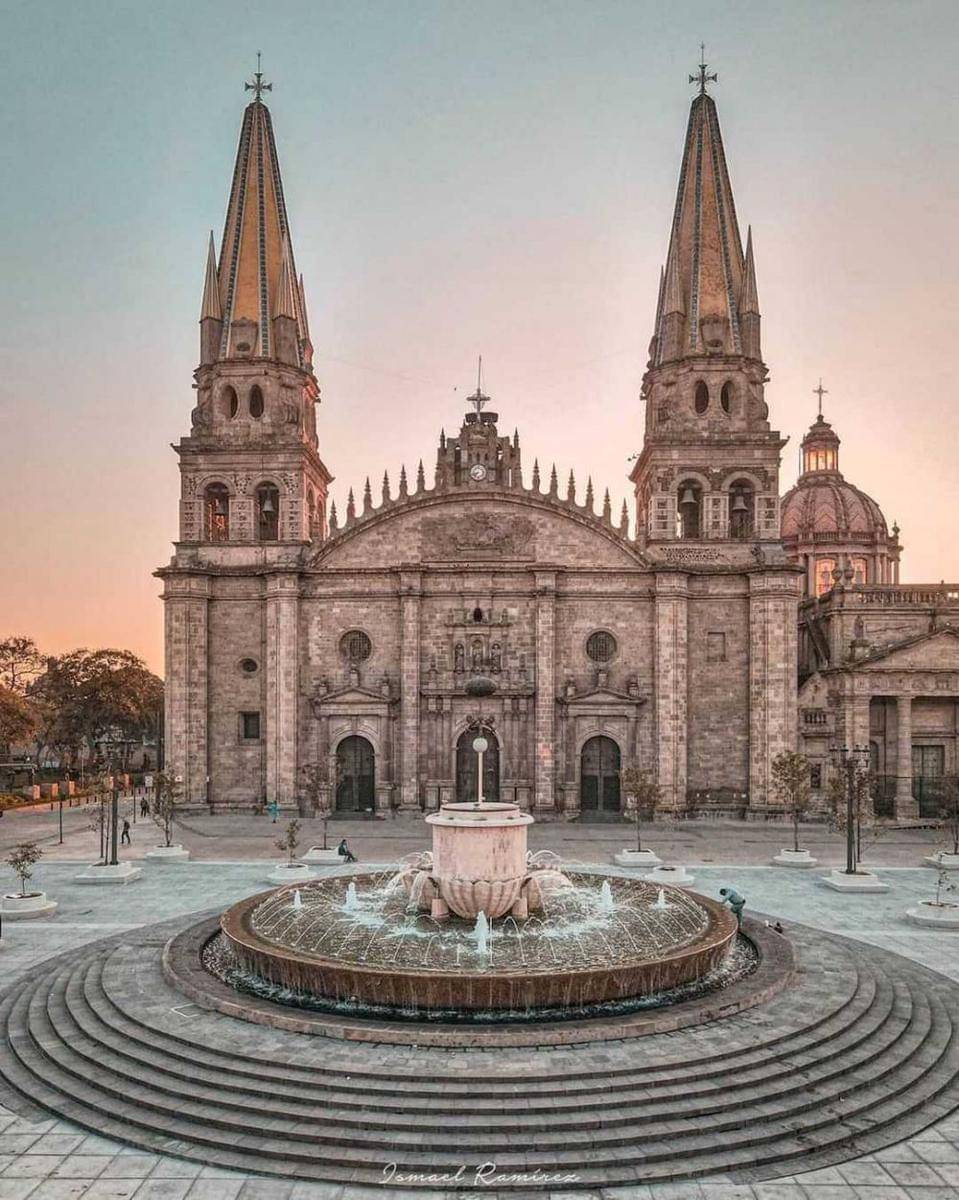 Guadalajara Cathedral (instagram.com/soyjaliscience)