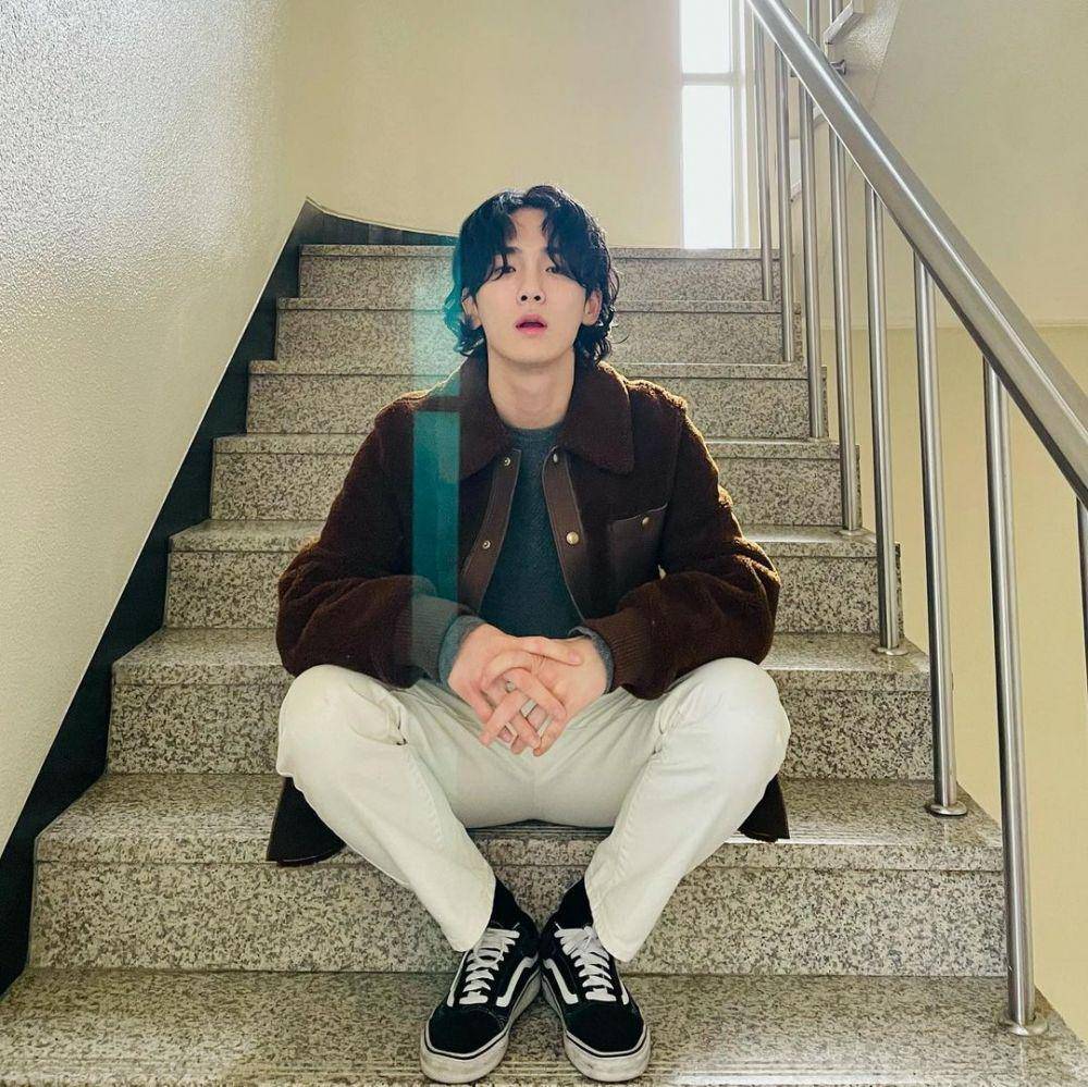 ootd sneakers Key SHINee (instagram.com/bumkeyk)