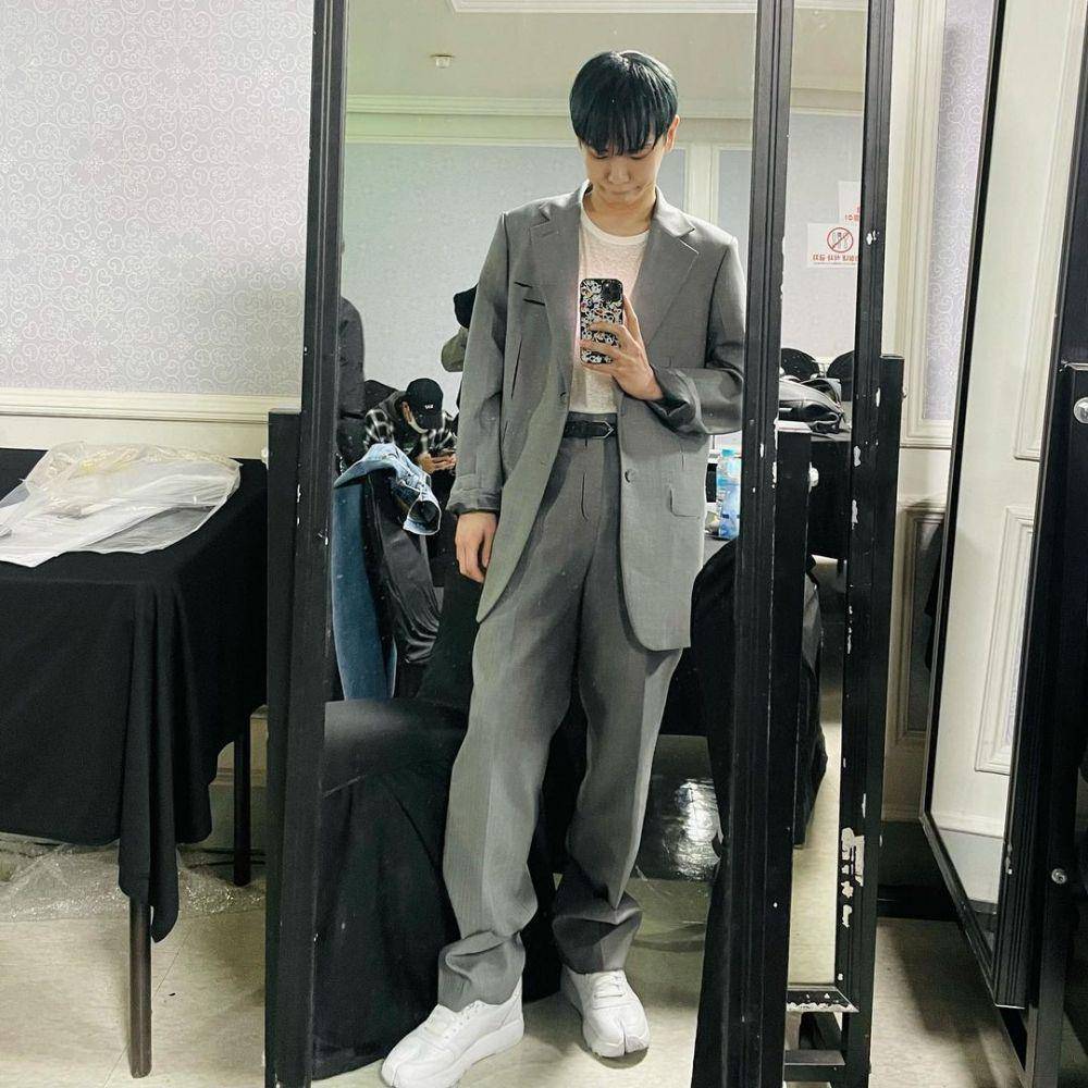 ootd sneakers Key SHINee (instagram.com/bumkeyk)