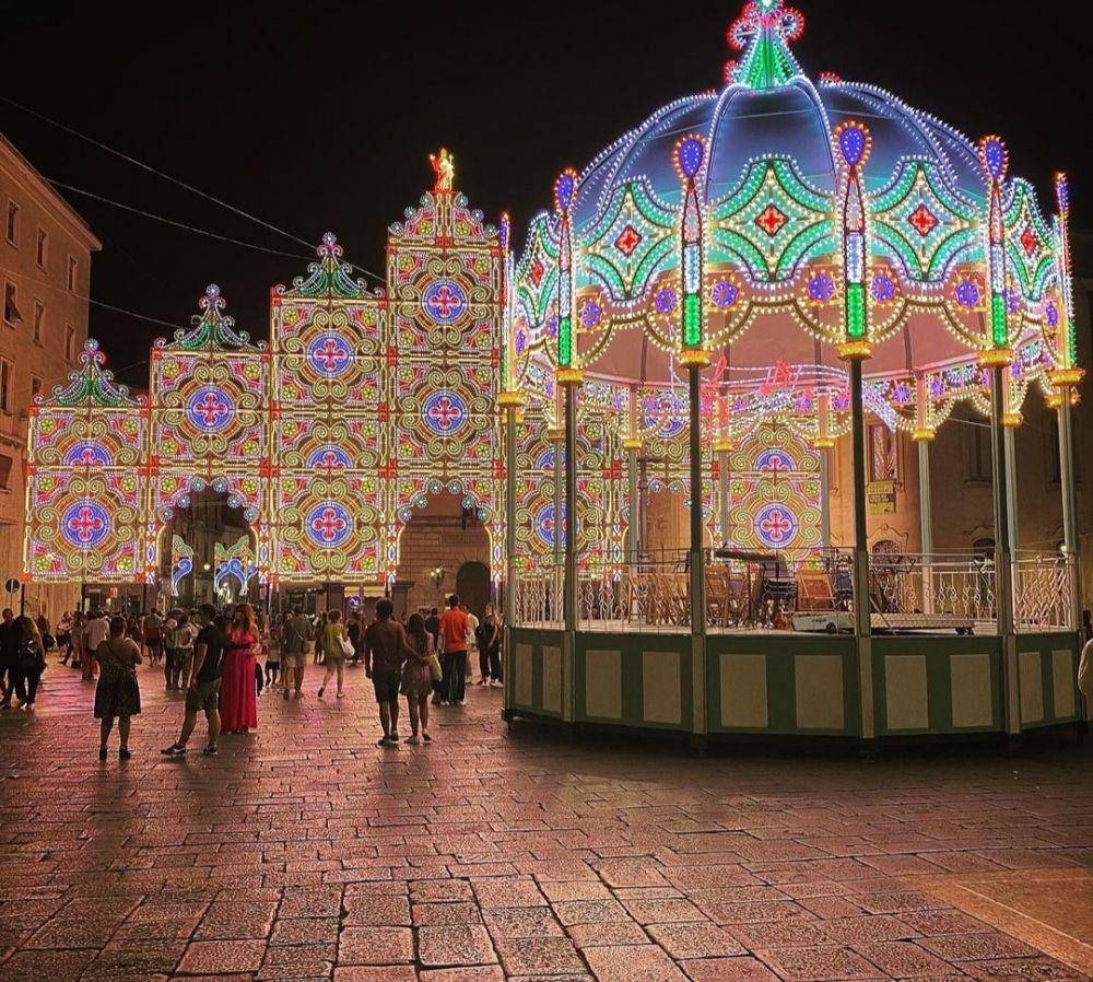 Piazza Sant’Oronzo (instagram.com/_chiaramaggiore_)