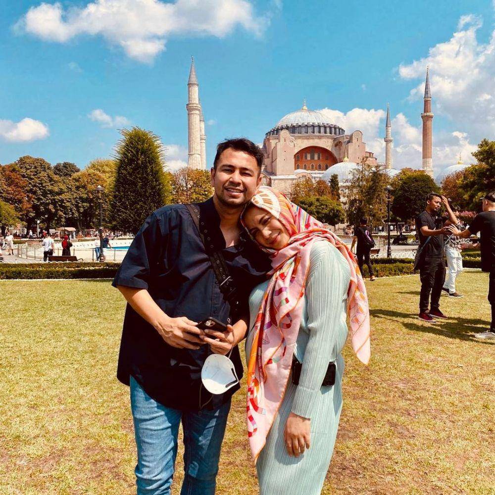 Raffi Ahmad dan Nagita Slavina di Turki. (instagram.com/raffinagita1717)