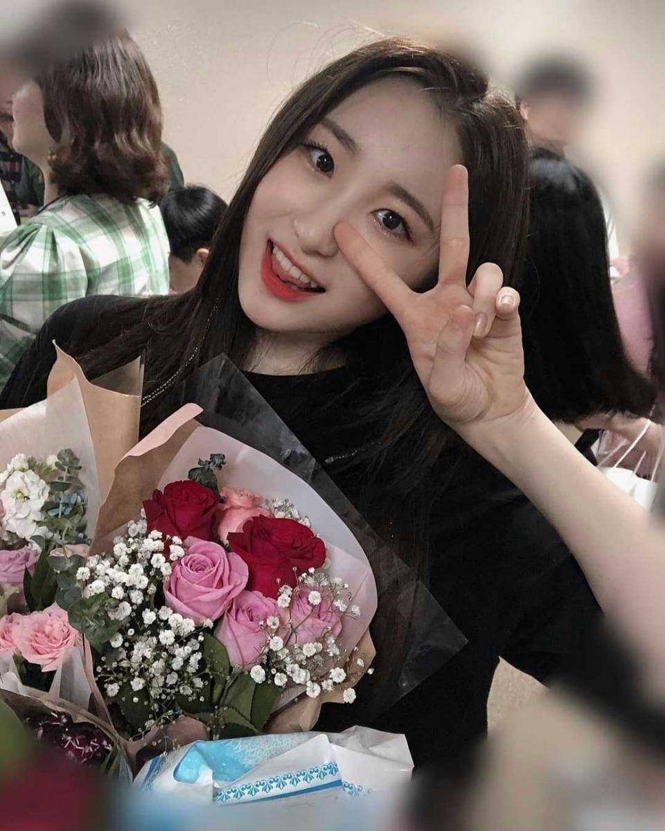 Lee Chae Yeon (instagram.com/izone)