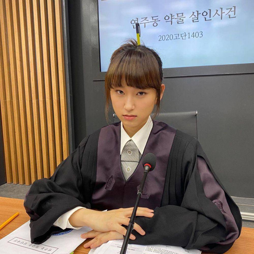 Ryu Hye Young (instagram.com/ryuniverse328)