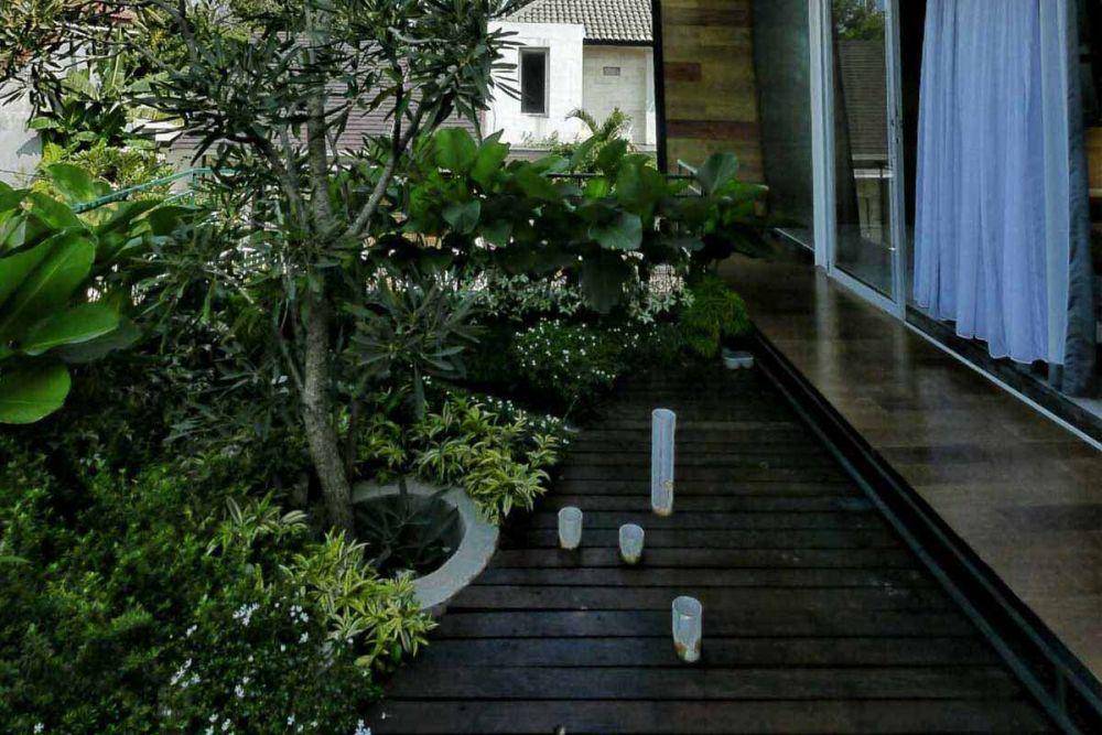 Taman minimalis, karya Paramtr Indonesia. (arsitag.com/Paramtr Indonesia)