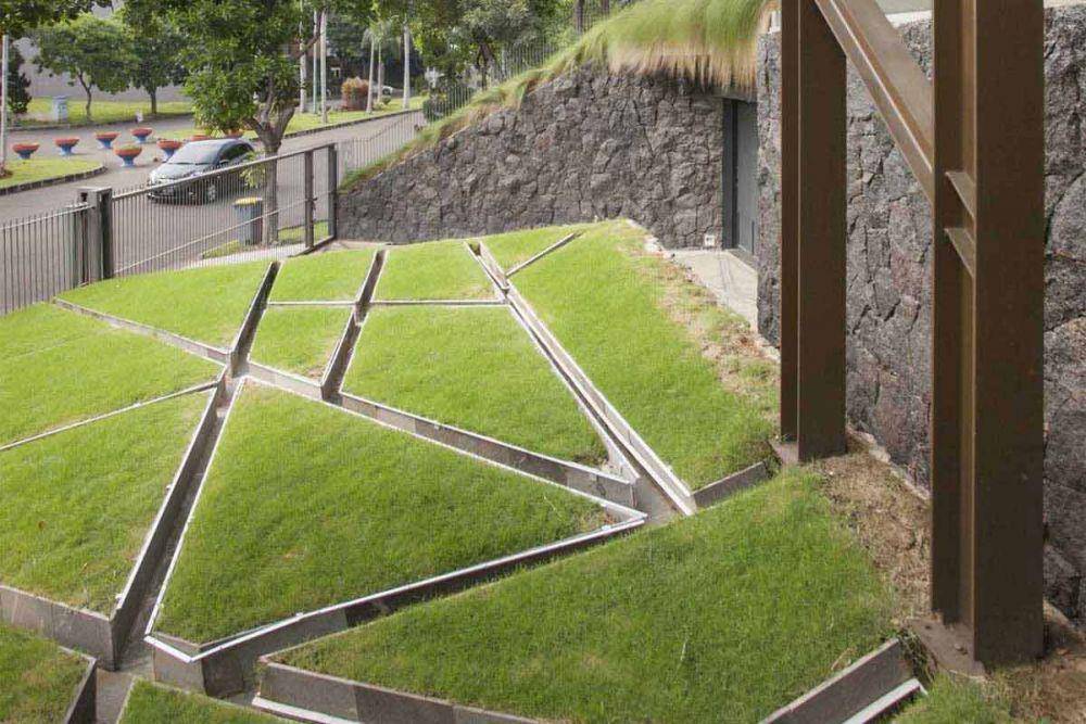 Taman minimalis, karya Wastu Cipta Parama. (arsitag.com/Wastu Cipta Parama)