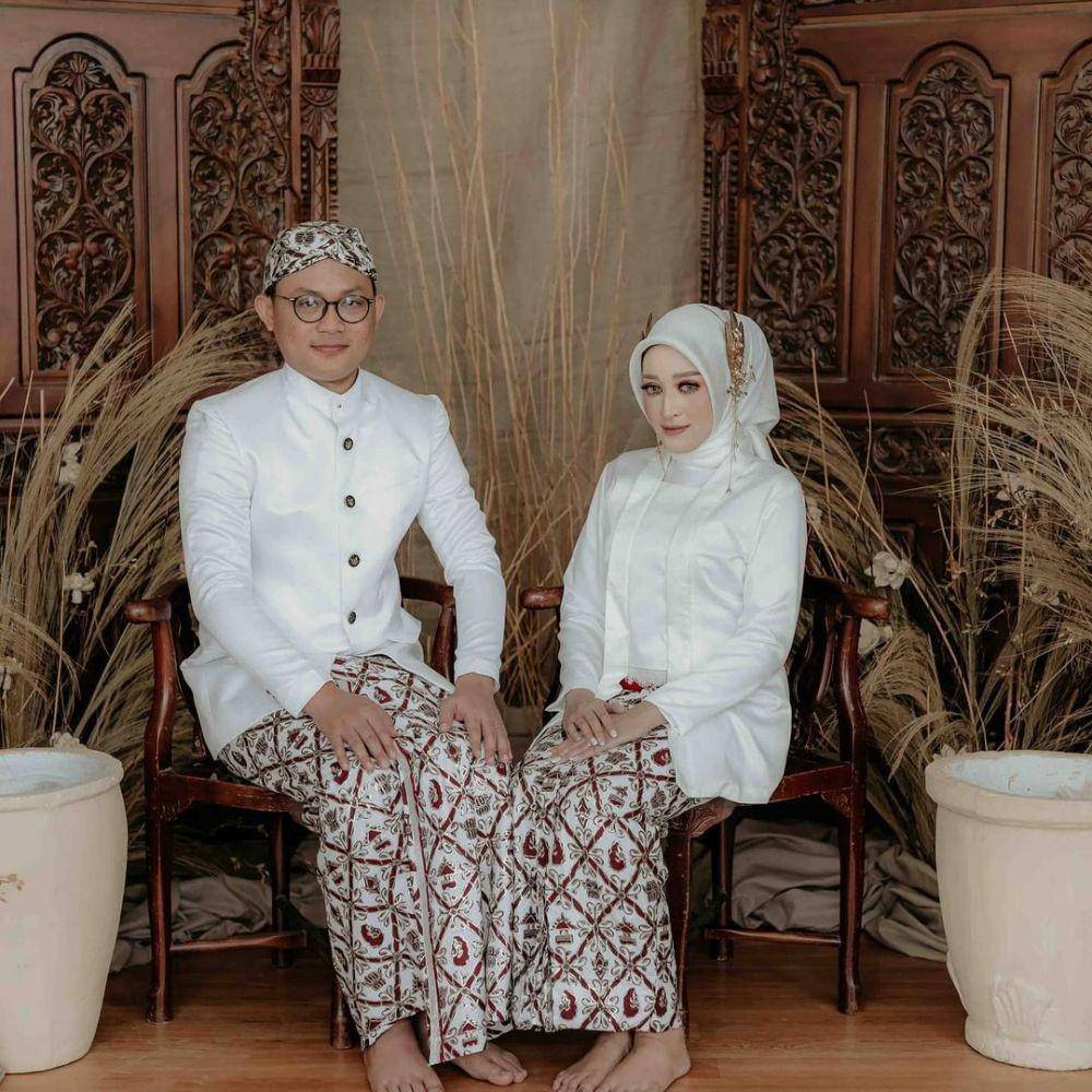 Inspirasi kebaya untuk prewedding (instagram.com/rawvintagepremium)