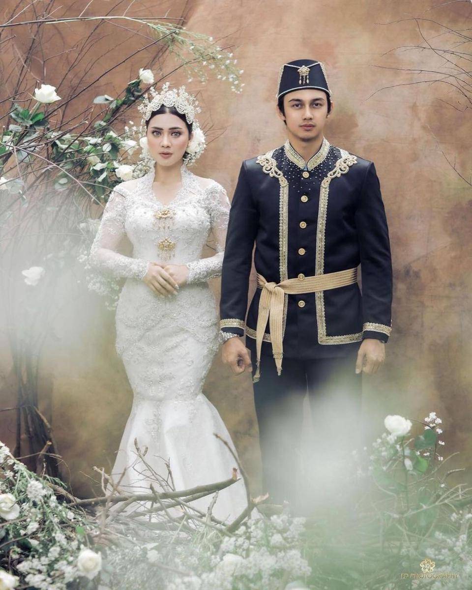Felicya Angelista (instagram.com/anchawedding_)