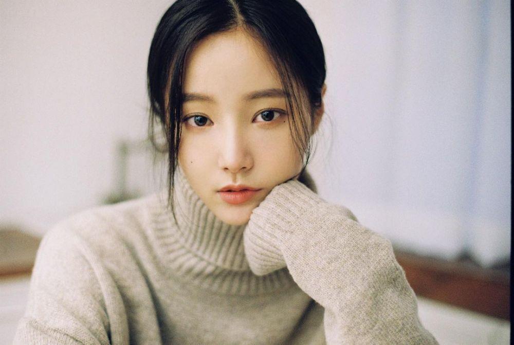 10 Potret Yeonwoo eks Momoland yang Dikabarkan Dekat dengan Lee Min Ho