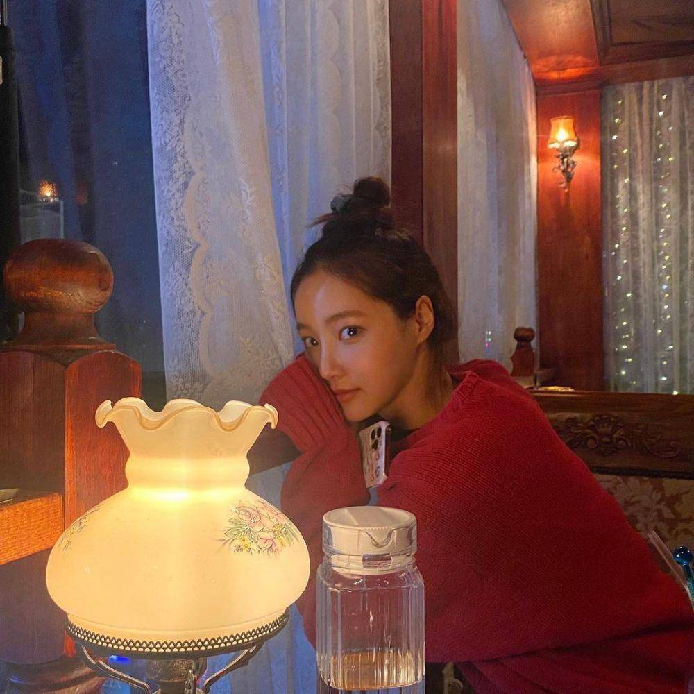Yeonwoo (instagram.com/chloelxxlxx)