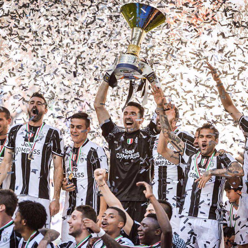 potret Gianluigi Buffon dalam perayaan gelar juara Juventus 2017 (instagram.com/gianluigibuffon)