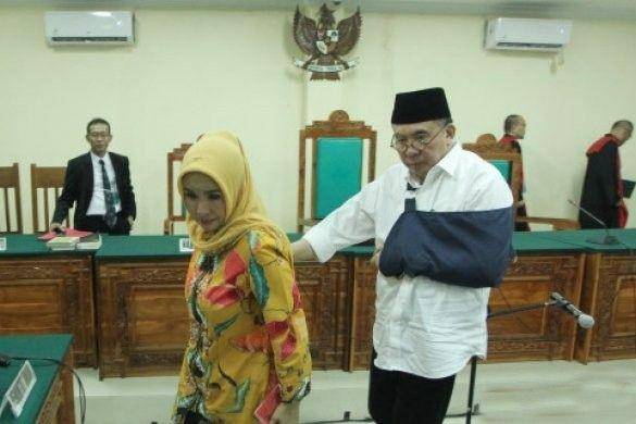 Ridwan Mukti dan Lily Martiani Maddari. (Antara/David Muharmansyah)