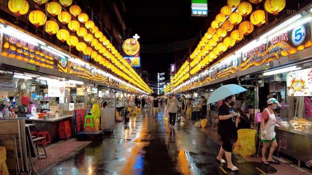 Keelung Miaokou Night Market (instagram.com/taiwanwanderer)