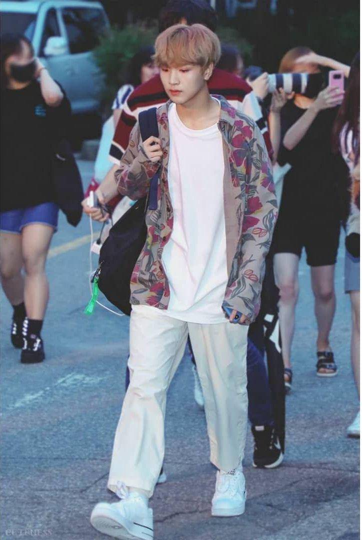 Outer Haechan NCT (instagram.com/nctchilldream)