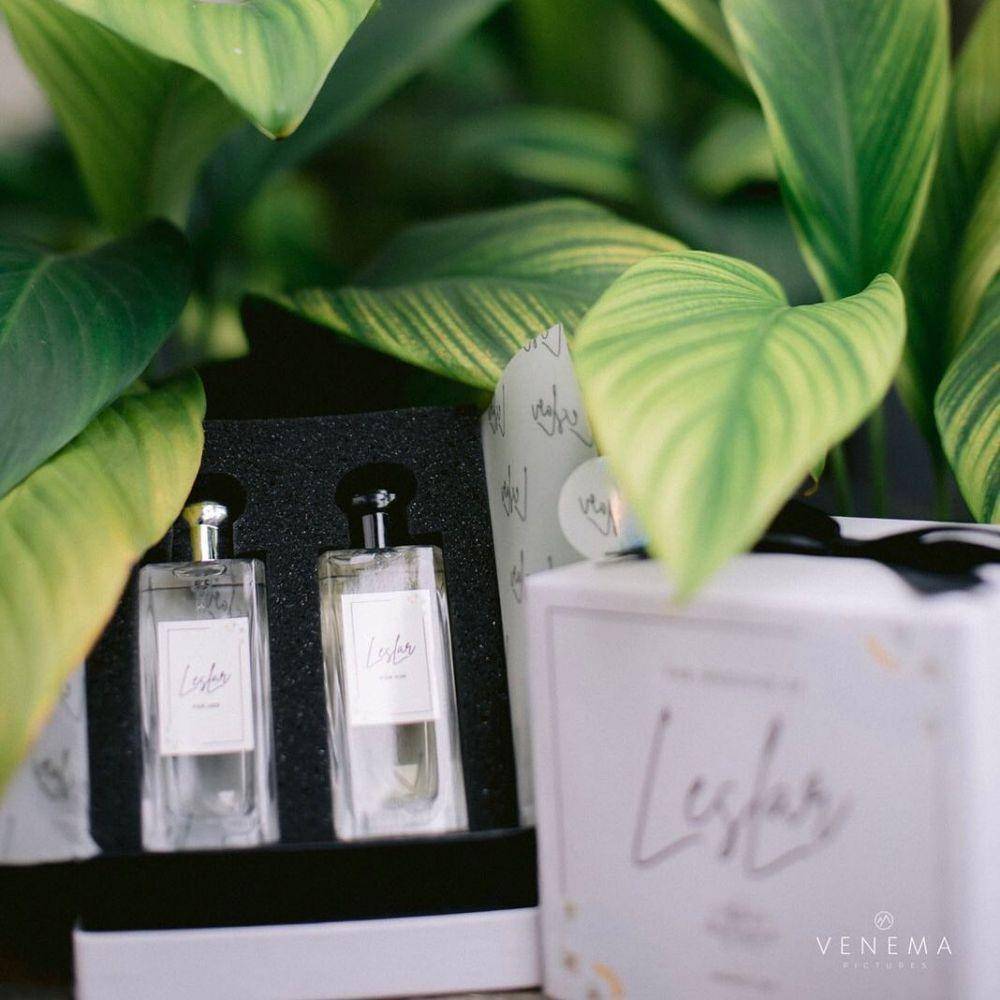 Parfum suvenir pernikahan Lesti Kejora dan Rizky Billar. (Venema Pictures via Instagram.com/lanoya.perfumery)