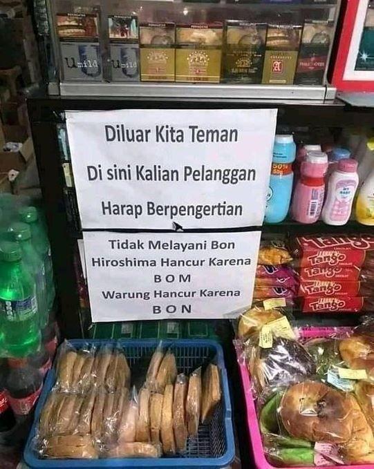 tulisan peringatan absurd (twitter.com/nocontextwarung)