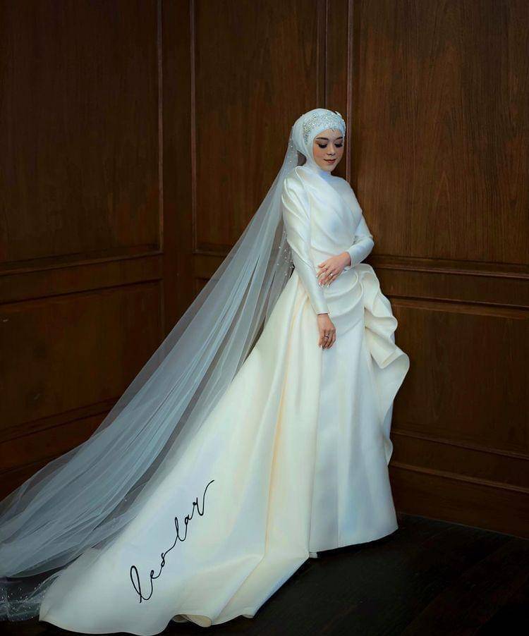 Busana Lesti (Instagram.com/hiantjen)