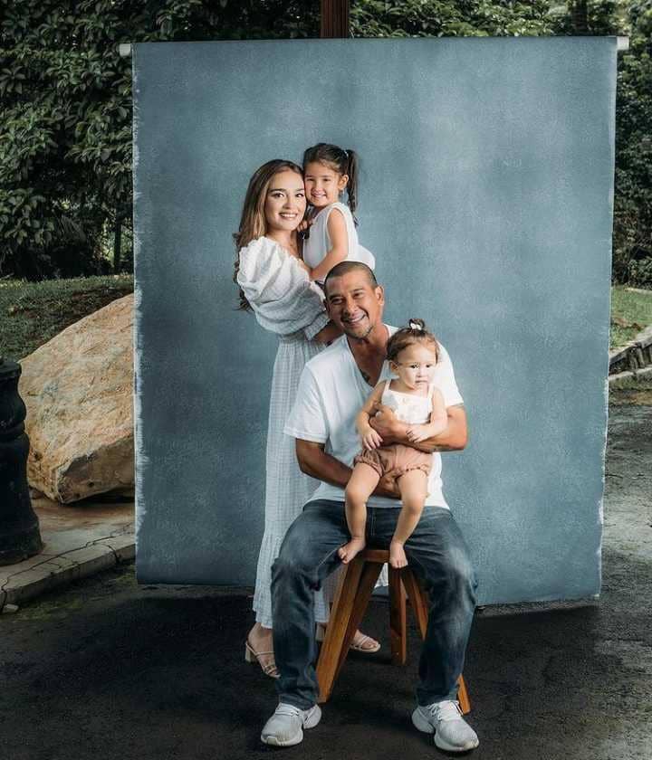 Potret keluarga kecil Abishalom (instagram.com/yaswildblood)