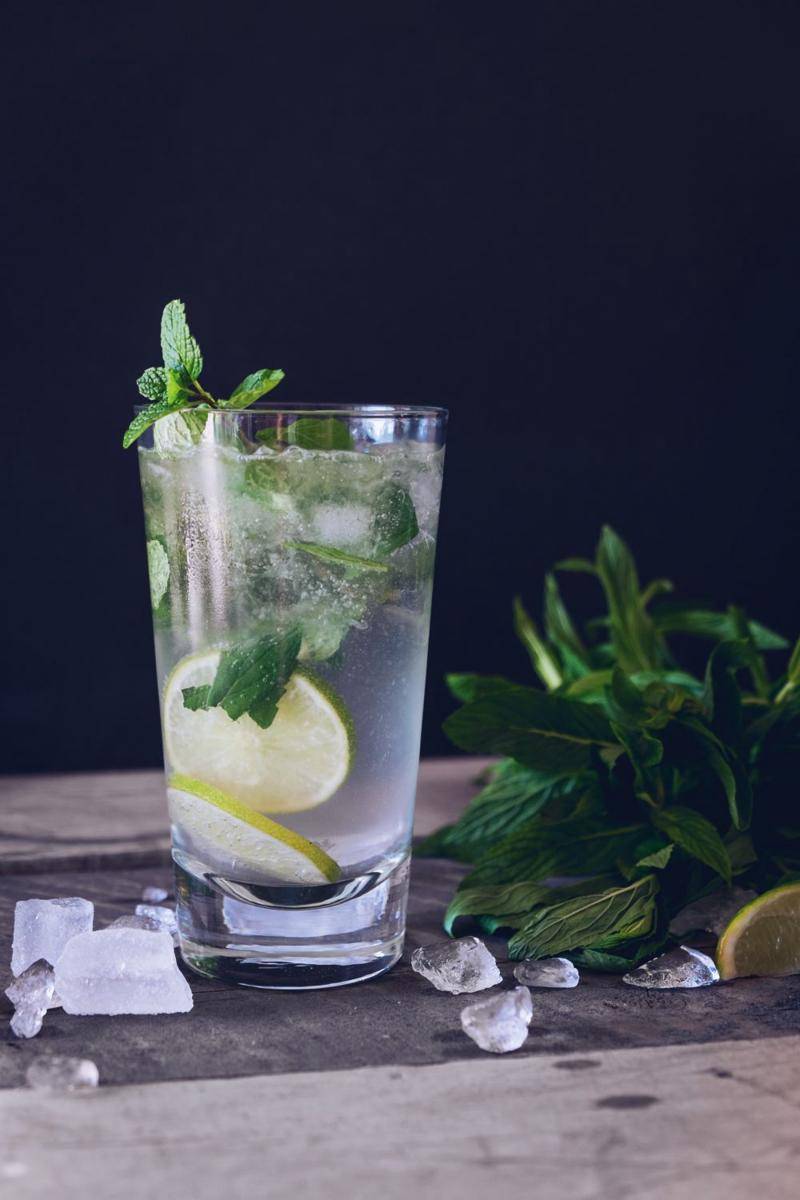 mojito (unsplash.com/Melissa Walker Horn)