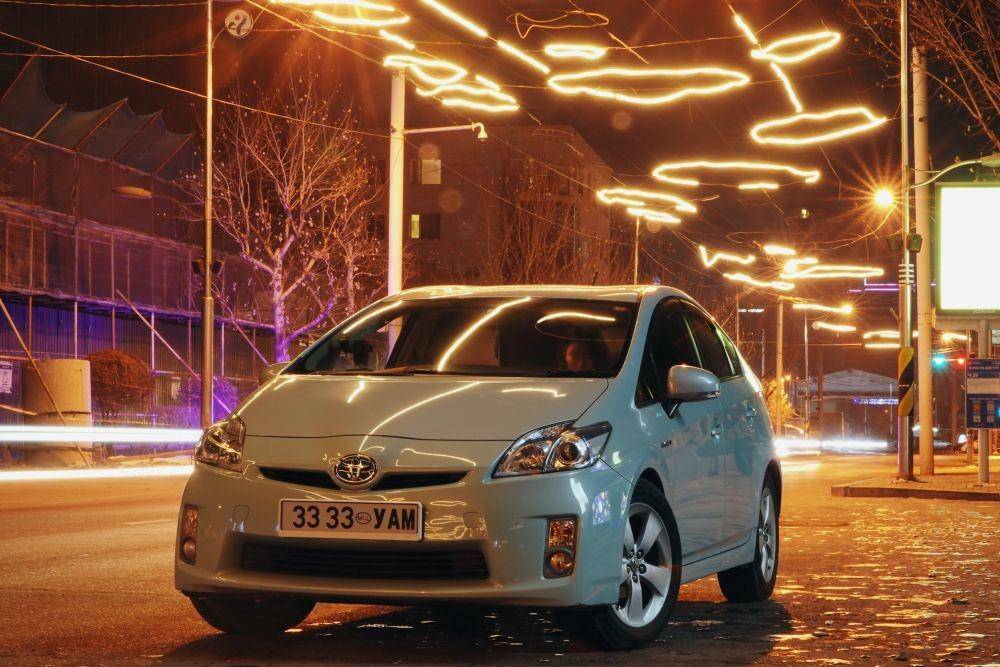 ilustrasi mobil Prius (pexels.com/darkhanbaatar-baasanjav)