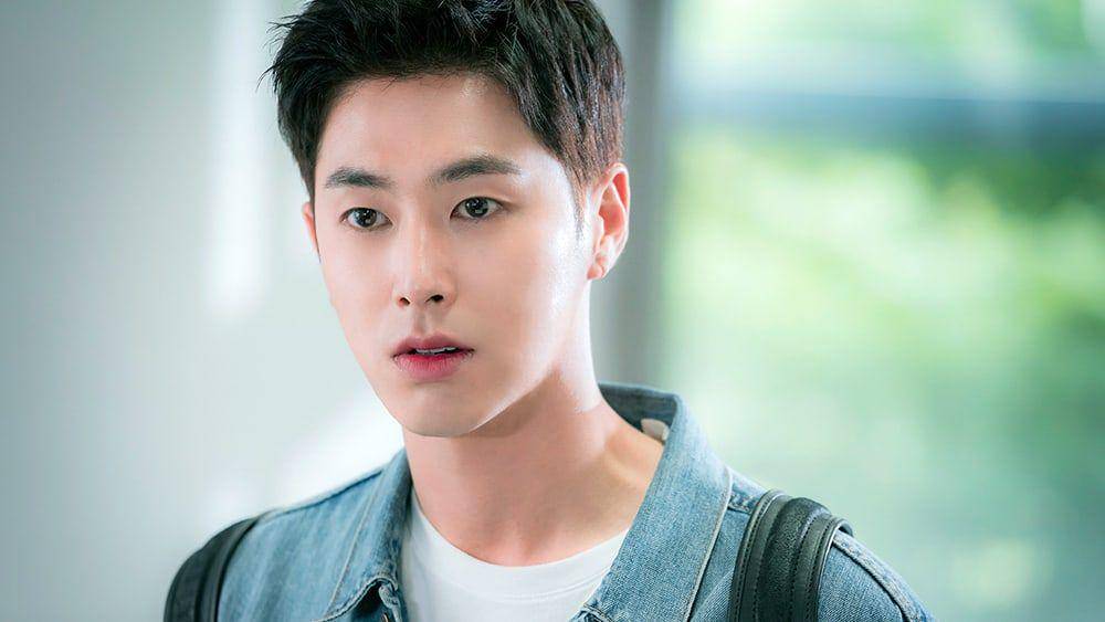Yunho TVXQ sebagai Yoo Eun Ho dalam drama Meloholic (dok. OCN/Meloholic)