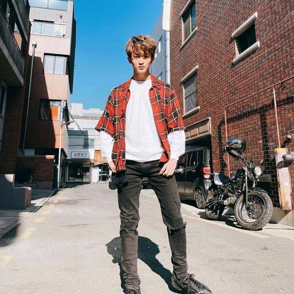 Kemeja ala NCT Dream (instagram.com/markleeheaven)