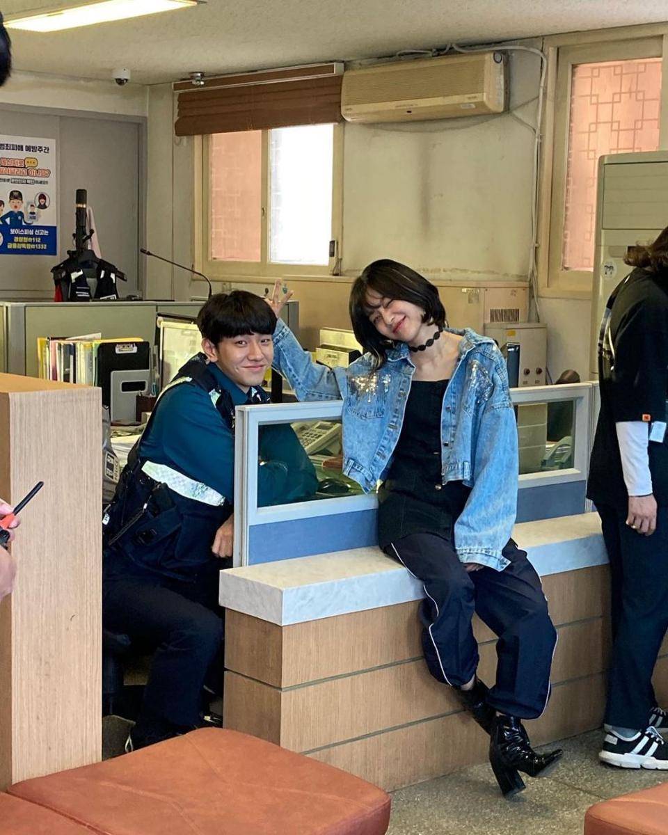 Nam Yoon Soo dan Kang Min Ah di belakang layar drama Beyond Evil (instagram.com/nam_yoonsu)