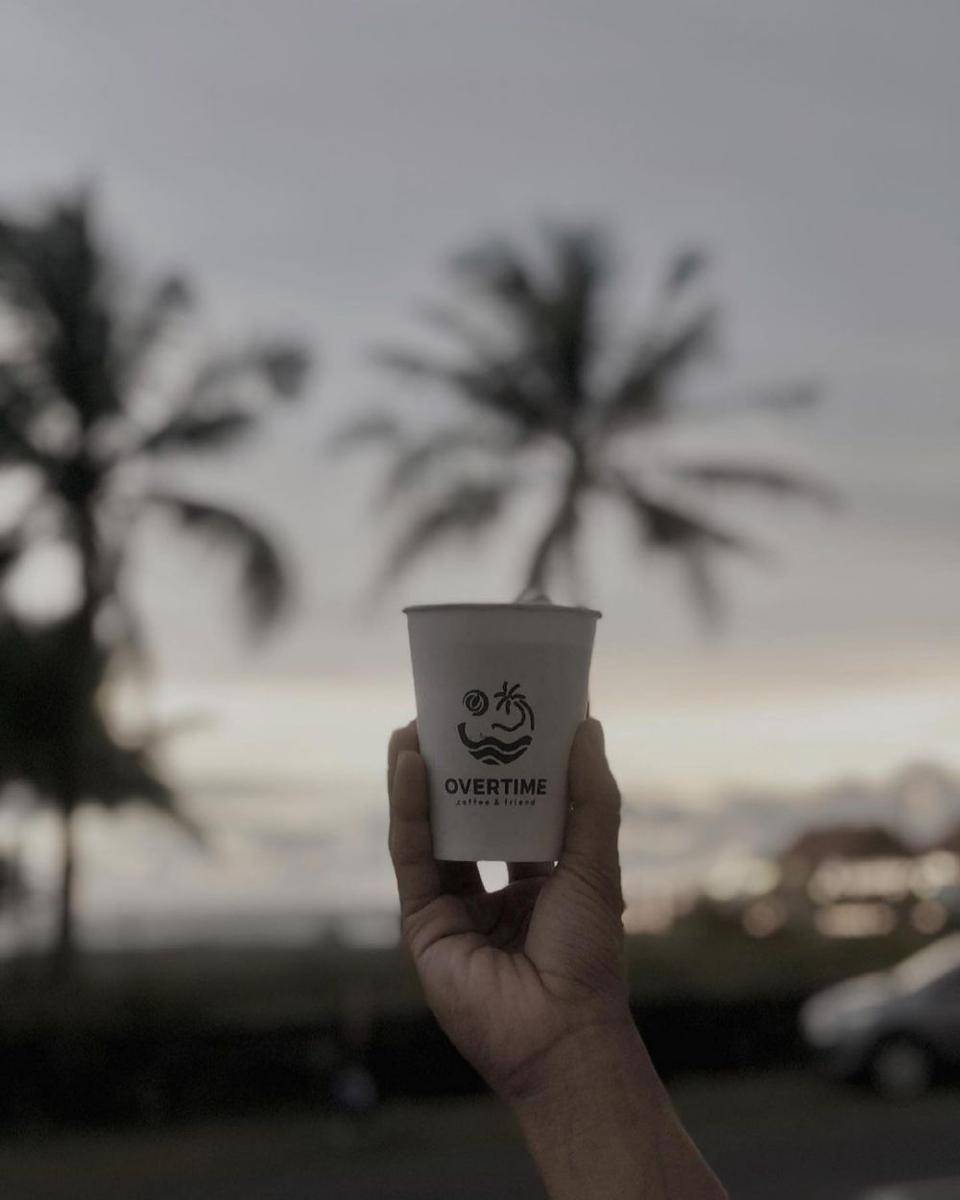 Overtime Coffee (instagram.com/saranavisual)