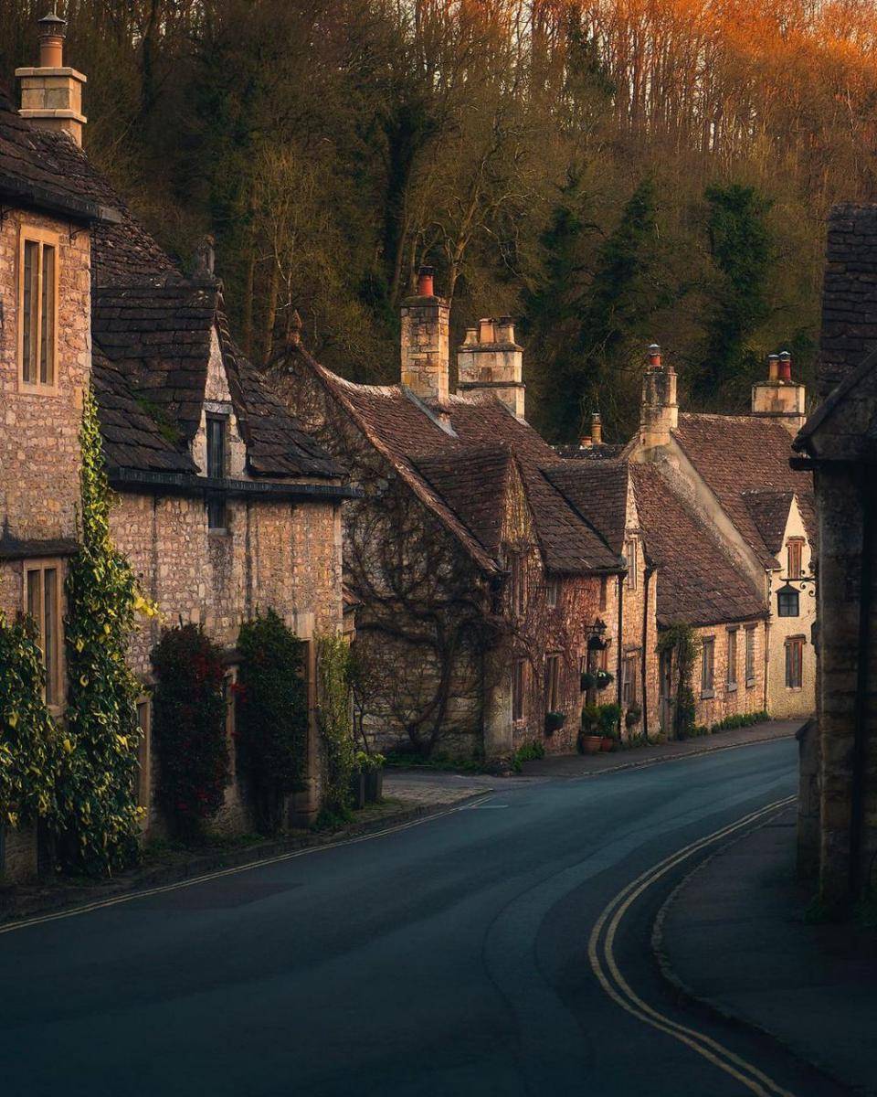 Cotswolds, England (instagram.com/cumacevikphoto)