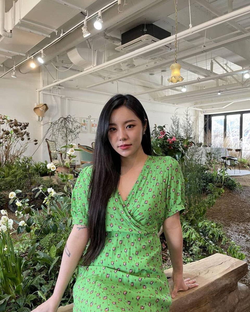 Wheein Mamamoo (instagram.com/whee_inthemood)