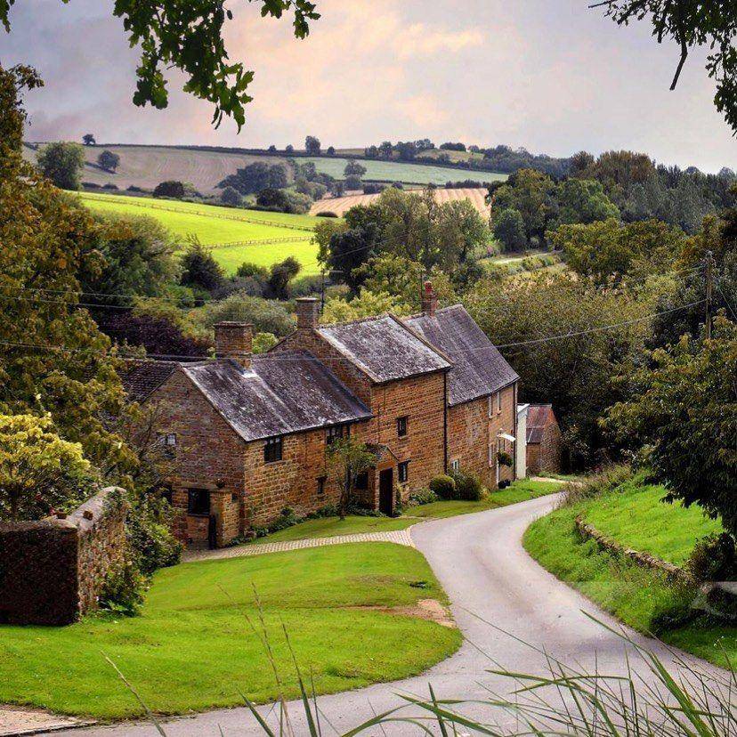 Cotswolds, England (instagram.com/visitthecotswolds)
