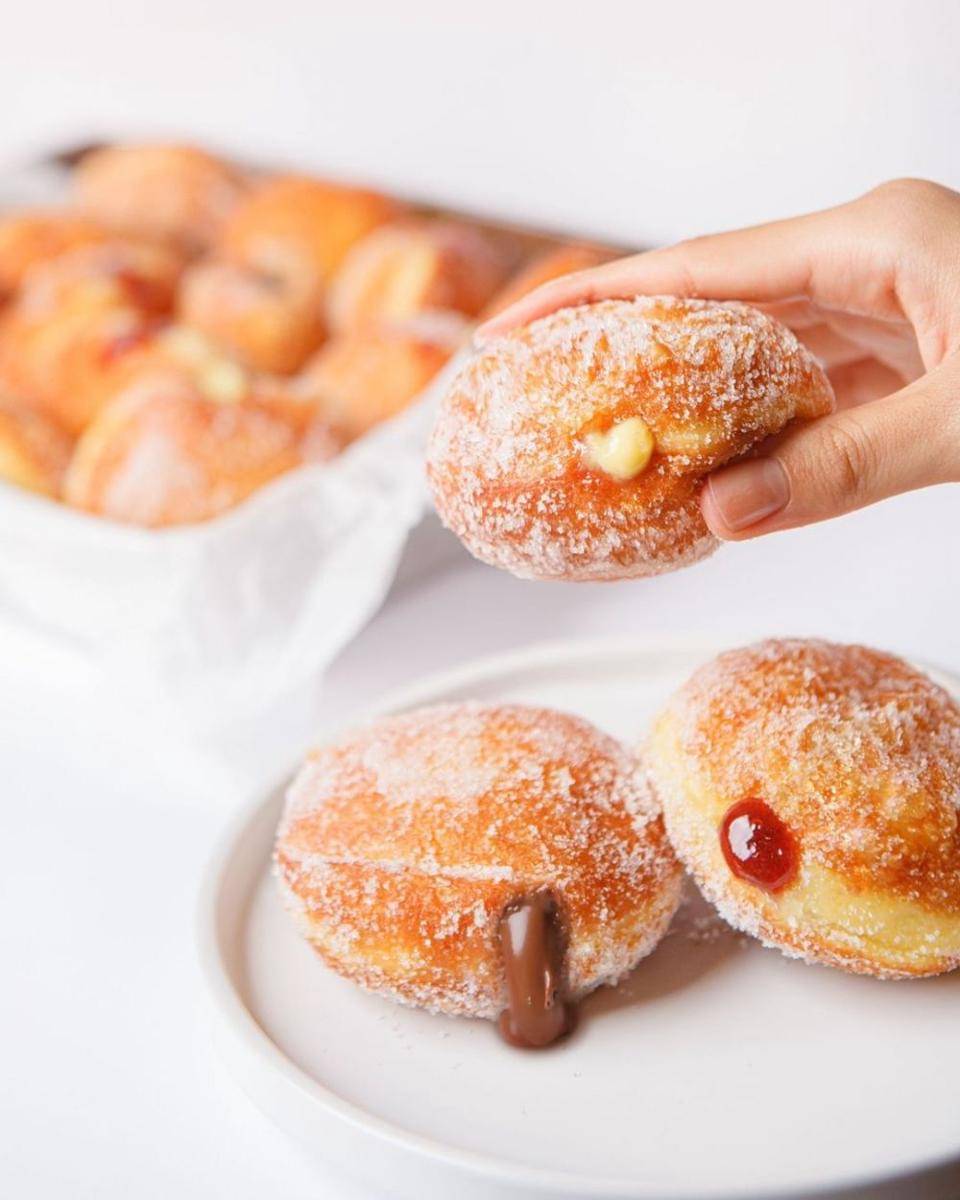 Dough Bros (instagram.com/doughbroshk)