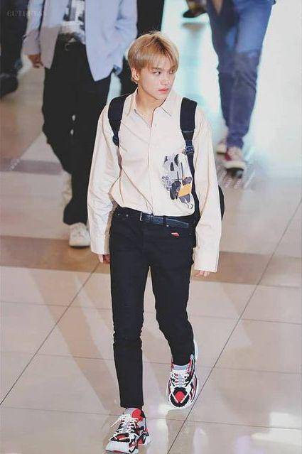 Kemeja ala NCT Dream (instagram.com/nctchilldream)