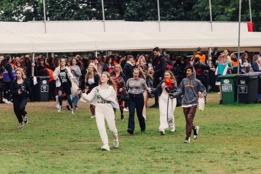 potret penggemar Louis Tomlinson (twitter.com/AFHFestival)