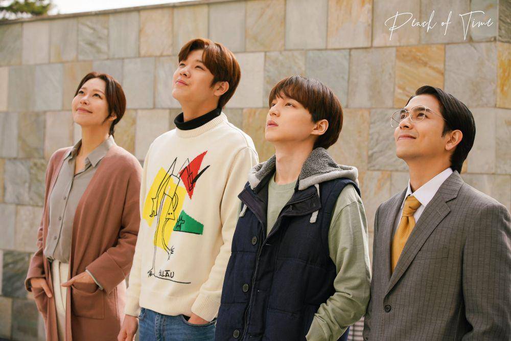 Jimmy Karn dan para pemain web drama Korea Peach of Time (twitter.com/PeachofTime)