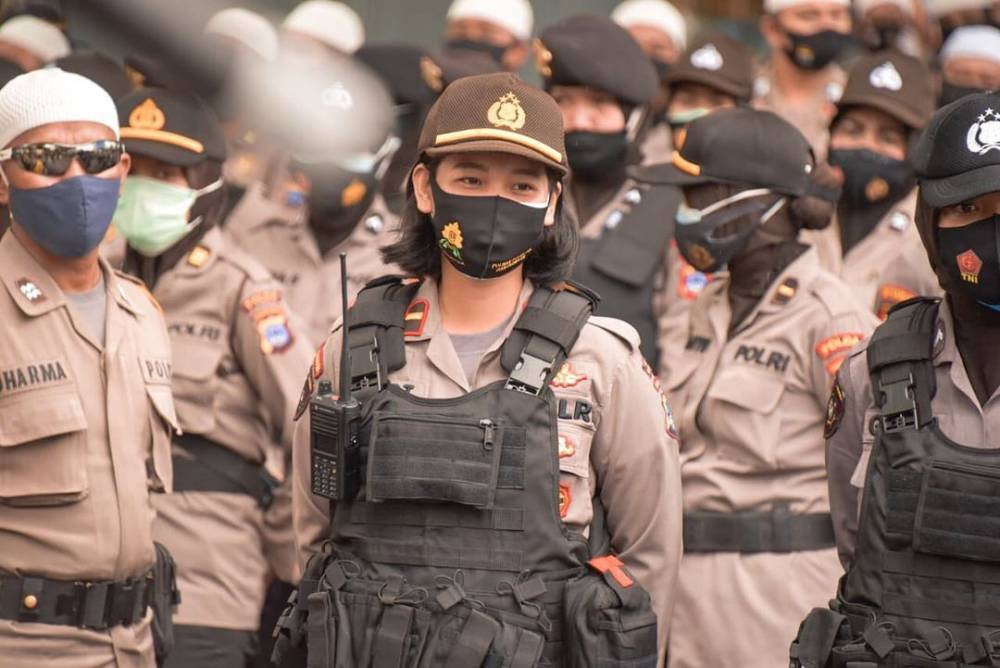 ilustrasi polisi wanita (instagram.com/elfiketurnip13)