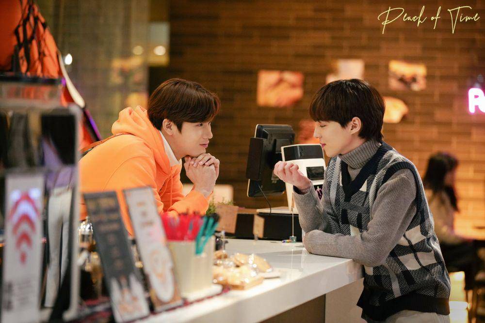 Jimmy Karn dan Choi Jae Hyun dalam web drama Korea Peach of Time. (twitter.com/PeachofTime)