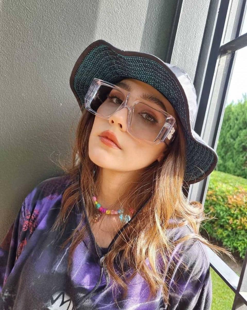 Chompoo Araya (instagram.com/chomismaterialgirl)