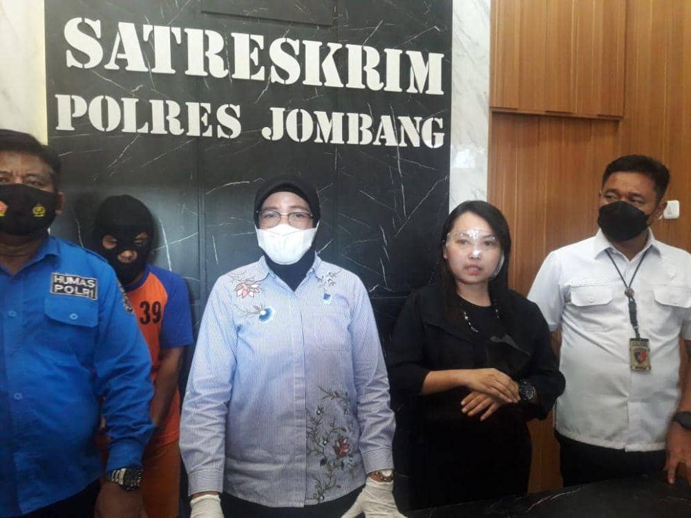 Unit PPA Satreskrim Polres Jombang merilis kasus pemerkosaan anak kandung. IDN Times/Zainul Arifin