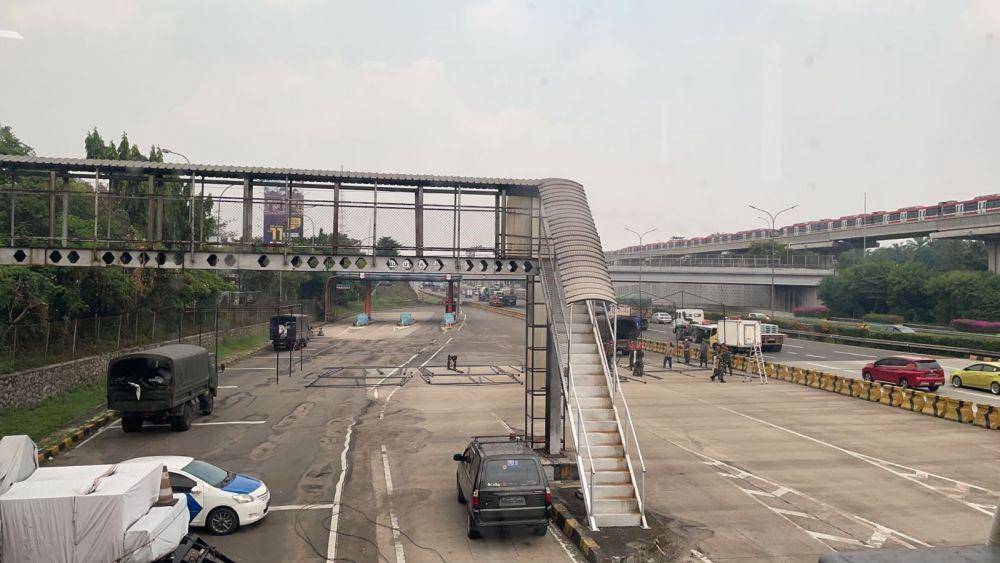 Lokasi vaksinasi di tol Jagorawi yang diselenggarakan TNI bersama Jasamarga. (Dokumentasi TNI)