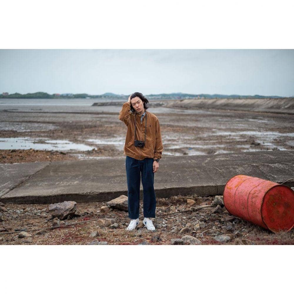 ootd sneakers Ryu Jun Yeol (instagram.com/ryusdb)