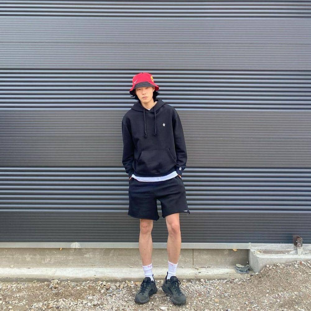 ootd sneakers Ryu Jun Yeol (instagram.com/ryusdb)