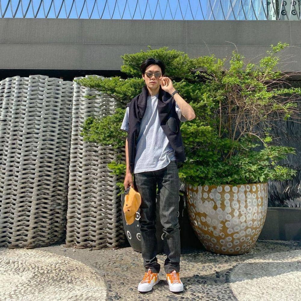 ootd sneakers Ryu Jun Yeol (instagram.com/ryusdb)